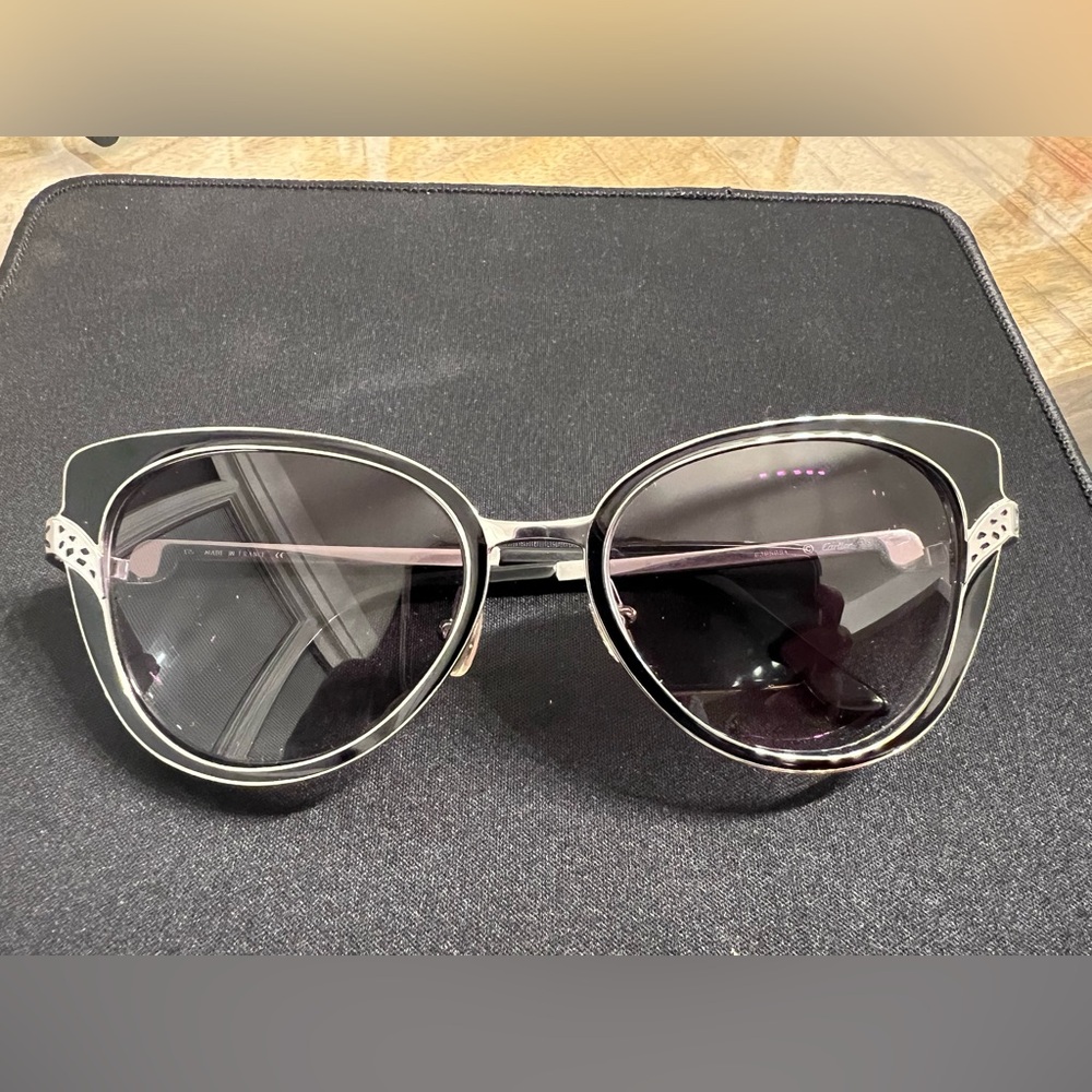 Cartier cat eye with real pearl frames Exclusive collection